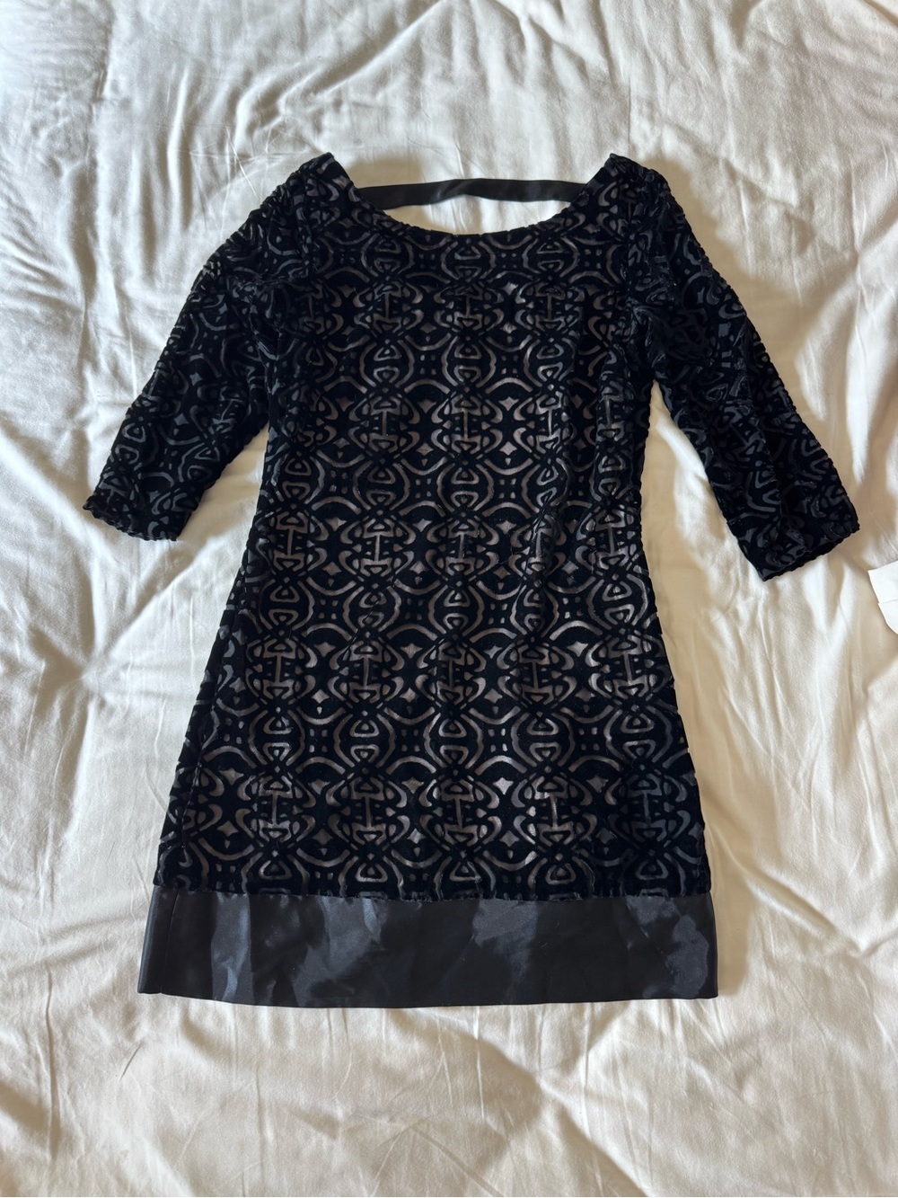 Laundry By Shelli Segal Black Patterned Velvet Mini Dress